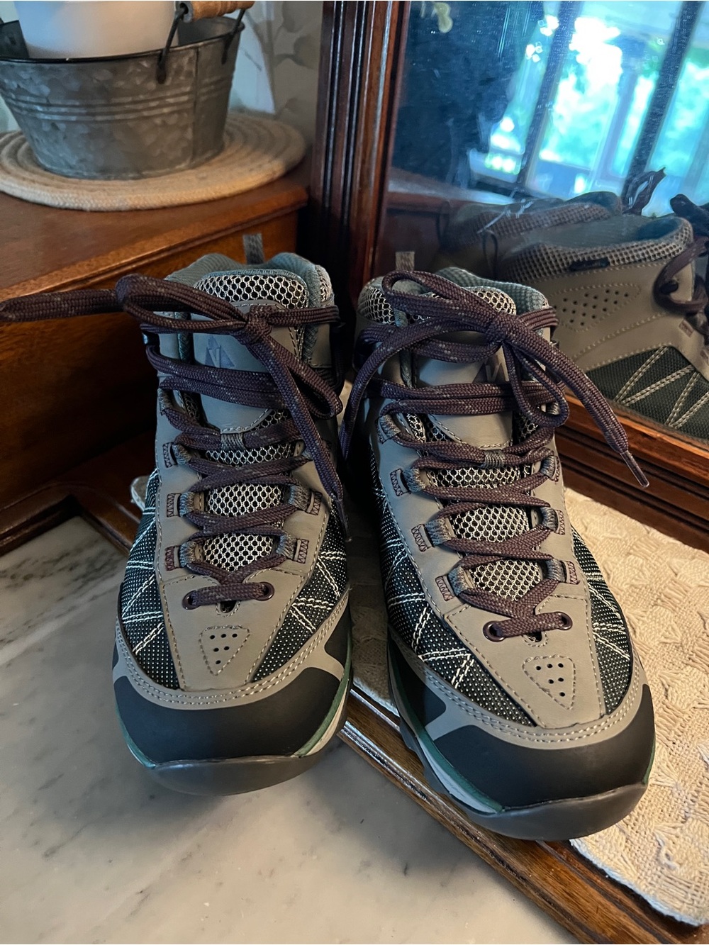 VASQUE Classic Monolith Ultra Dry Hiking Boots Grey Black Green Women's Size 10 - Picture 2 of 6